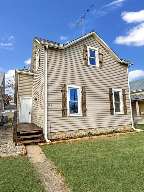 119 N Sycamore St, Union City, OH 45390