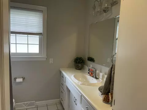 Bath - 770 Johnston Dr, Sidney, OH 45365 photo 1 of 3