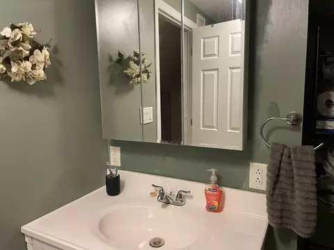 Bath - 770 Johnston Dr, Sidney, OH 45365 photo 3 of 3
