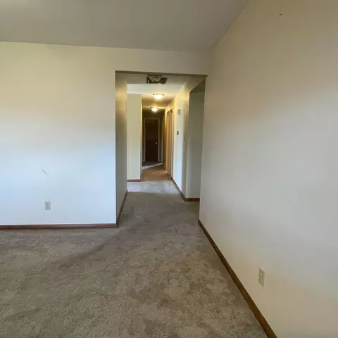 1027 Regan Ln, Springfield, OH 45503 photo 7