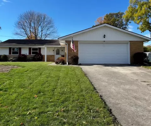 1027 Regan Ln, Springfield, OH 45503
