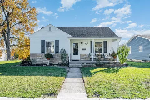 9 E Silver St, Wapakoneta, OH 45895