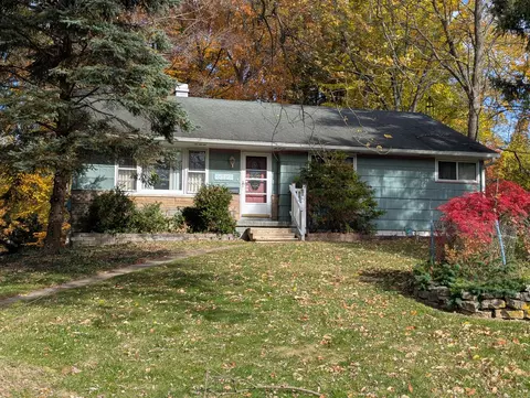 572 Piney Branch Dr, Springfield, OH 45503