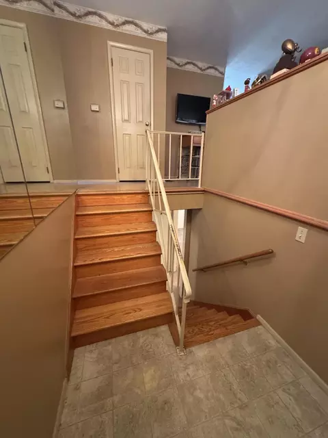 Entry Way - 3131 Revels St, Springfield, OH 45503 photo 1 of 2