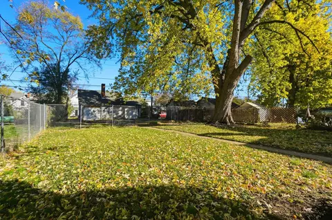 Exterior - 1212 W Pleasant St, Springfield, OH 45506 photo 6 of 8
