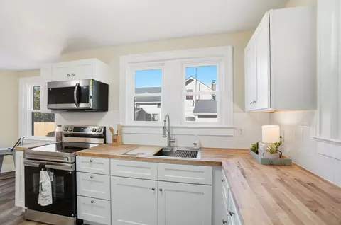 Kitchen - 1212 W Pleasant St, Springfield, OH 45506 photo 2 of 3