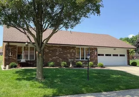 536 Archer Ln, Springfield, OH 45503