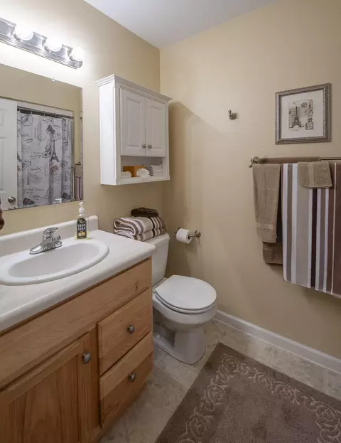 Bath - 6941 Heron Dr, Celina, OH 45822 photo 1 of 2