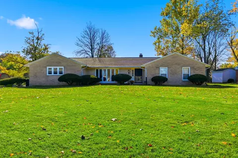 7585 Wrenview Dr, Springfield, OH 45502 photo 2
