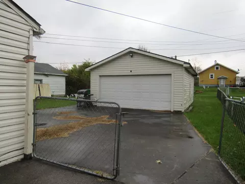 Exterior - 1632 Springmont Ave, Springfield, OH 45506 photo 5 of 5
