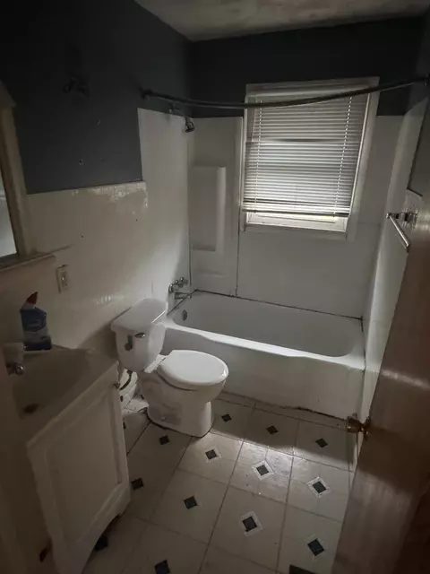 Bath - 2221 Harshman Blvd, Springfield, OH 45504 photo 1 of 1