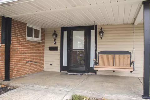 302 Debra St, Covington, OH 45318 photo 2