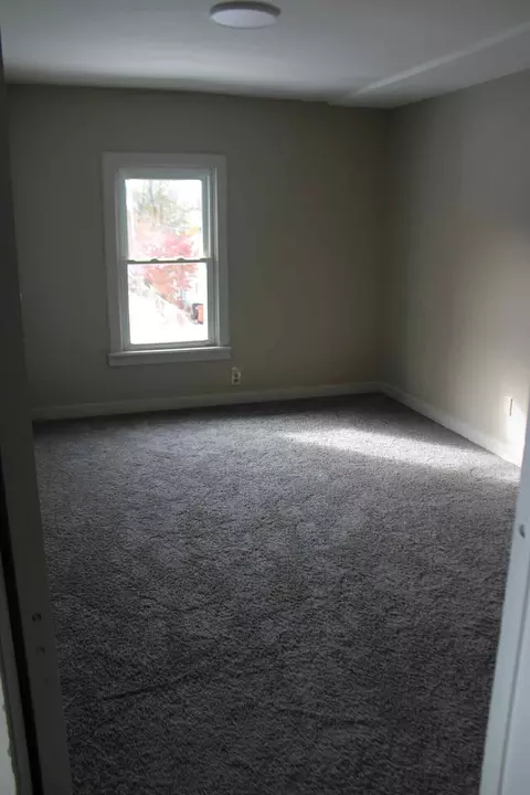 Bedroom - 410 W Liberty St, Springfield, OH 45506 photo 3 of 5