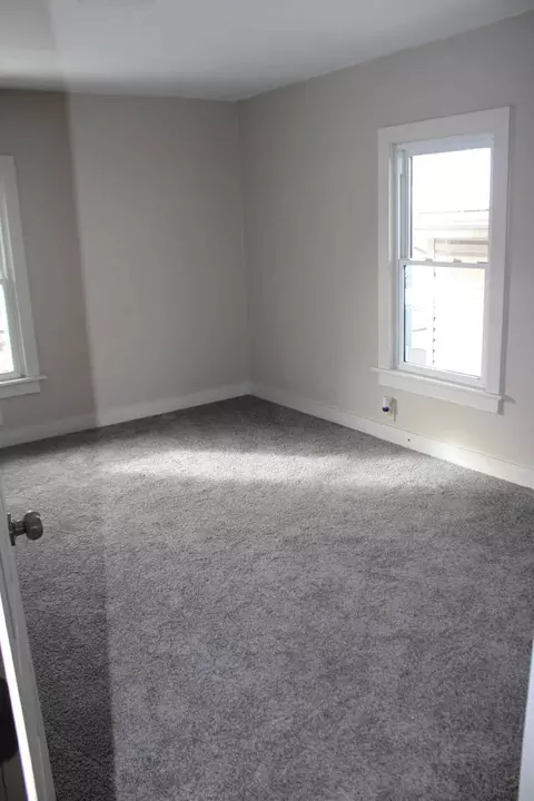 Bedroom - 410 W Liberty St, Springfield, OH 45506 photo 4 of 5