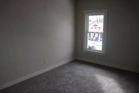Bedroom - 410 W Liberty St, Springfield, OH 45506 photo 2 of 5