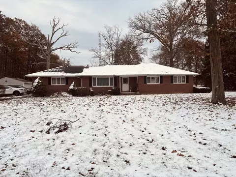 15644 Bay Rd, Wapakoneta, OH 45895