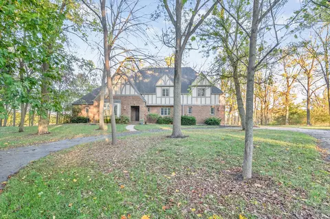 1160 Premwood Dr, Troy, OH 45373