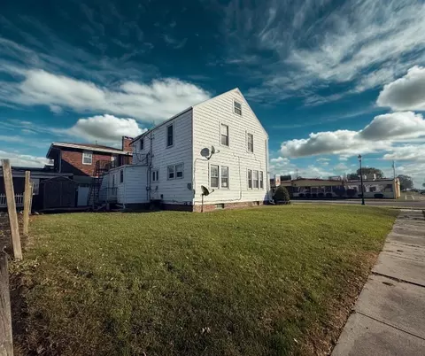 301 E Market St, Celina, OH 45822 photo 3