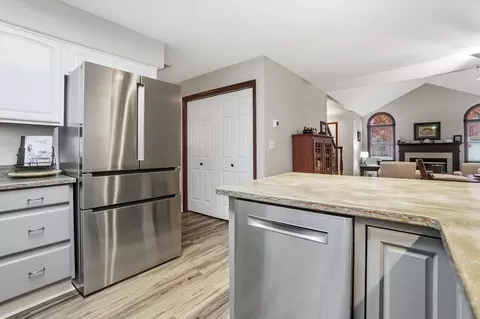 Kitchen - 862 Brendle Trce, Springfield, OH 45503 photo 5 of 7