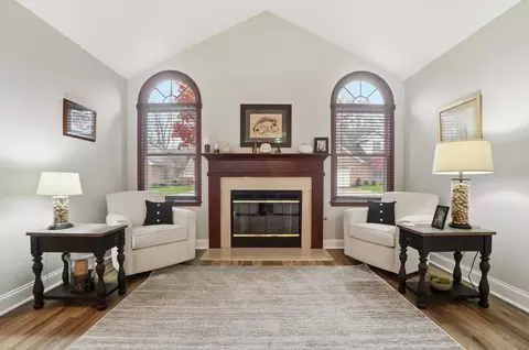 Living - 862 Brendle Trce, Springfield, OH 45503 photo 1 of 2