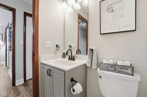 Bath - 862 Brendle Trce, Springfield, OH 45503 photo 2 of 9