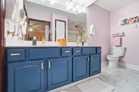 Bath - 862 Brendle Trce, Springfield, OH 45503 photo 6 of 9
