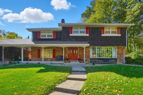 Exterior - 917 White Oak Dr, Springfield, OH 45504 photo 2 of 26