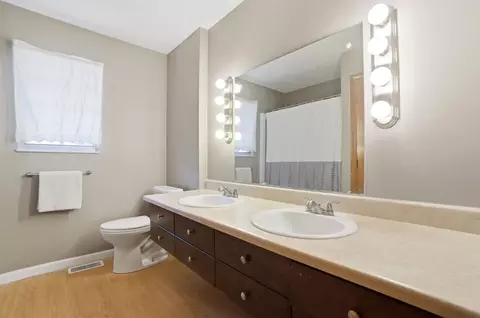 Bath - 917 White Oak Dr, Springfield, OH 45504 photo 9 of 15