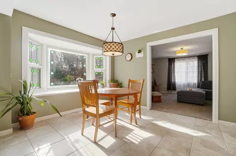 Dining - 917 White Oak Dr, Springfield, OH 45504 photo 6 of 8