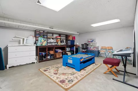 Other - 917 White Oak Dr, Springfield, OH 45504 photo 25 of 37