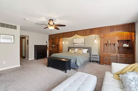 Bedroom - 917 White Oak Dr, Springfield, OH 45504 photo 5 of 16