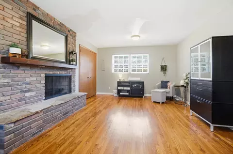 Living - 917 White Oak Dr, Springfield, OH 45504 photo 18 of 18