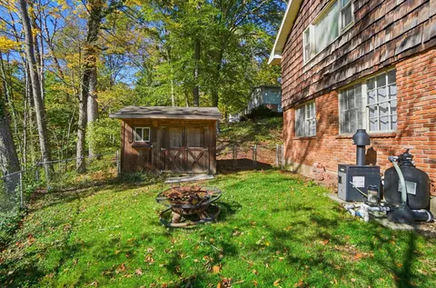 Exterior - 917 White Oak Dr, Springfield, OH 45504 photo 20 of 26