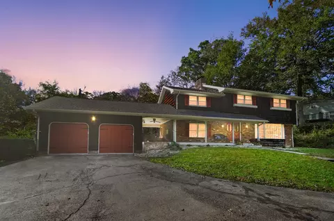 917 White Oak Dr, Springfield, OH 45504