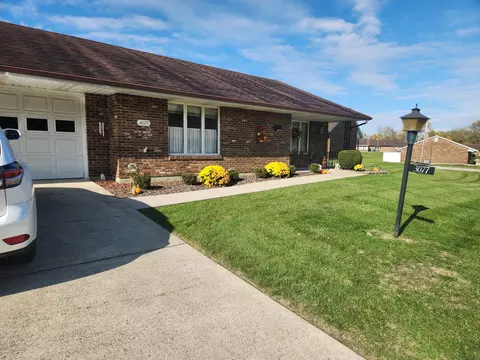 Exterior - 3077 E Brixton Dr, Springfield, OH 45503 photo 13 of 14