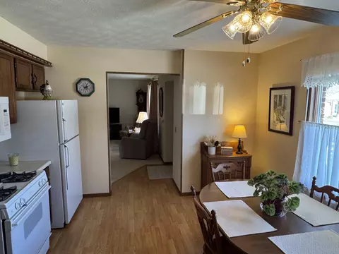 Kitchen - 3077 E Brixton Dr, Springfield, OH 45503 photo 3 of 3
