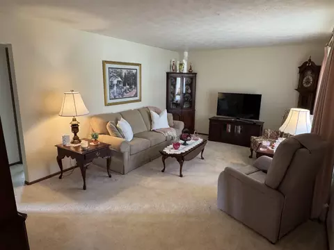 Living - 3077 E Brixton Dr, Springfield, OH 45503 photo 1 of 5