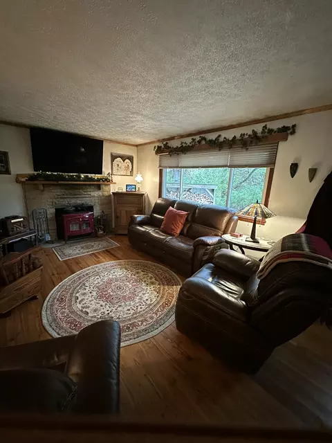 2434 S Burnett Rd, Springfield, OH 45505 photo 5