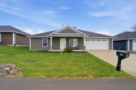 221 Falcon St #16, Bellefontaine, OH 43311