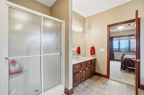 Bath - 415 Carillion Dr, Springfield, OH 45503 photo 1 of 3