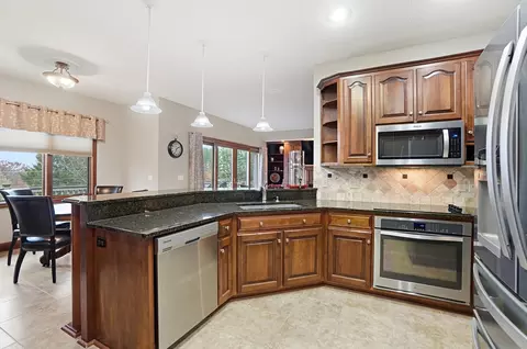 Kitchen - 415 Carillion Dr, Springfield, OH 45503 photo 2 of 4