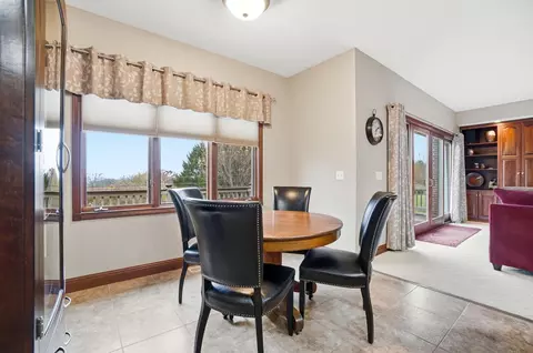 Dining - 415 Carillion Dr, Springfield, OH 45503 photo 4 of 4