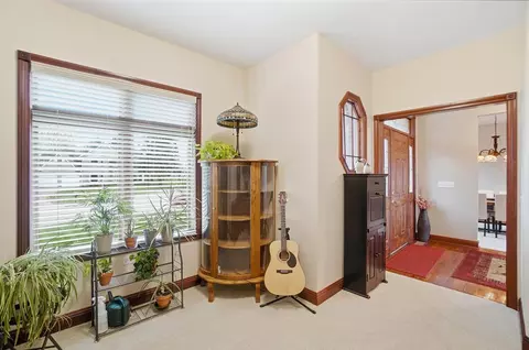 Entry Way - 415 Carillion Dr, Springfield, OH 45503 photo 2 of 3
