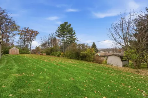 Exterior - 415 Carillion Dr, Springfield, OH 45503 photo 6 of 10