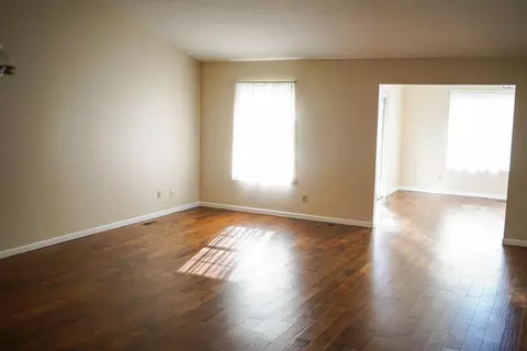 Living - 1831 Pinehurst Dr #37, Springfield, OH 45502 photo 6 of 6