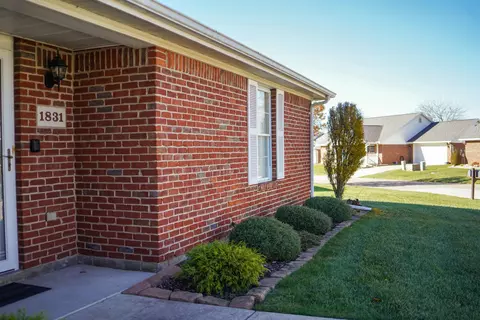 Exterior - 1831 Pinehurst Dr #37, Springfield, OH 45502 photo 6 of 7