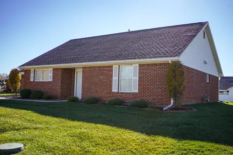 Exterior - 1831 Pinehurst Dr #37, Springfield, OH 45502 photo 5 of 7