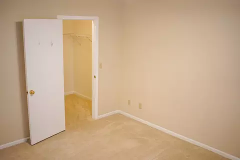 Bedroom - 1831 Pinehurst Dr #37, Springfield, OH 45502 photo 4 of 8