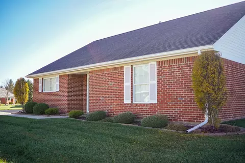 Exterior - 1831 Pinehurst Dr #37, Springfield, OH 45502 photo 2 of 7