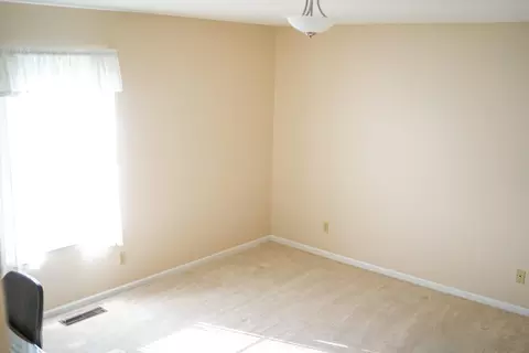 Bedroom - 1831 Pinehurst Dr #37, Springfield, OH 45502 photo 1 of 8